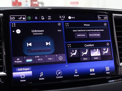 Used 2024 Chrysler Pacifica Touring-L image 27