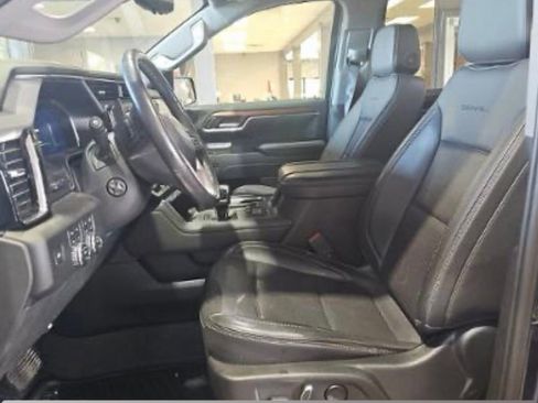 Used 2023 GMC Sierra 1500 Denali w/ Denali Reserve Package AWD/4WD image 2