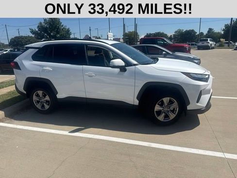 Used 2025 Toyota RAV4 XLE FWD image 2