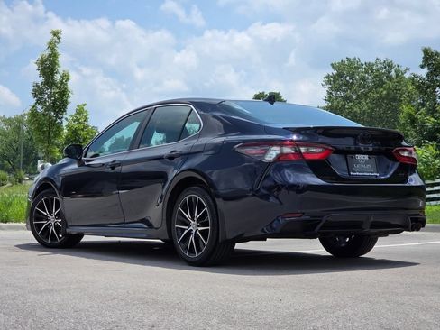 Used 2021 Toyota Camry SE w/ Cold Weather Package FWD image 27