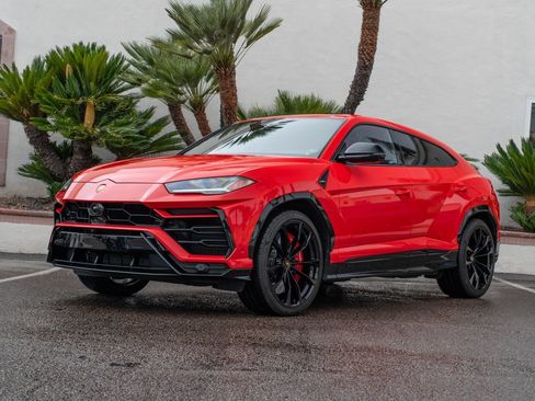 Used 2022 Lamborghini Urus AWD/4WD image 36