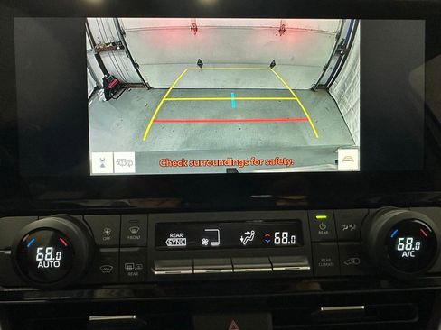 Used 2025 Toyota Grand Highlander AWD image 39