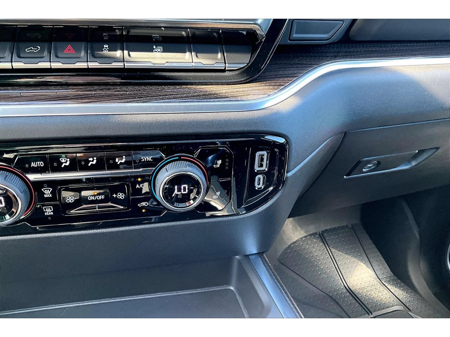 New 2026 Chevrolet Silverado 1500 RST w/ Redline Edition AWD/4WD image 35