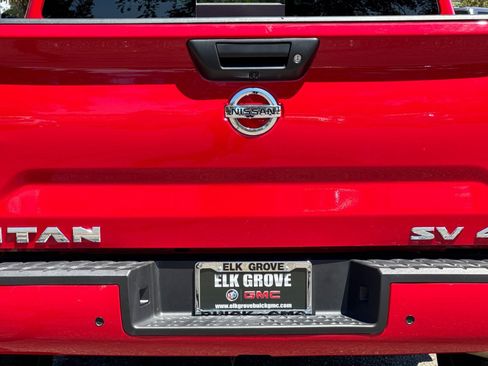 Used 2022 Nissan Titan SV image 46