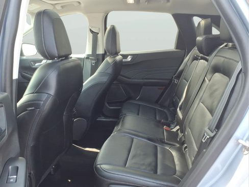 Certified 2022 Ford Escape Titanium AWD/4WD image 13