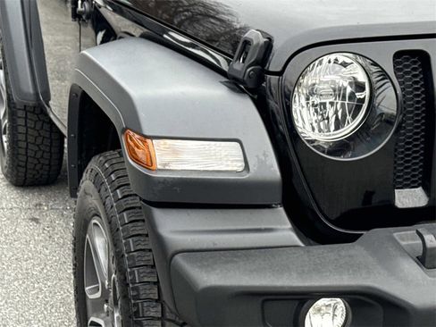 Used 2023 Jeep Wrangler Sport S image 28