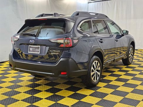 Used 2023 Subaru Outback Premium image 3