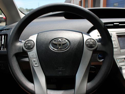 Used 2013 Toyota Prius Three FWD image 18