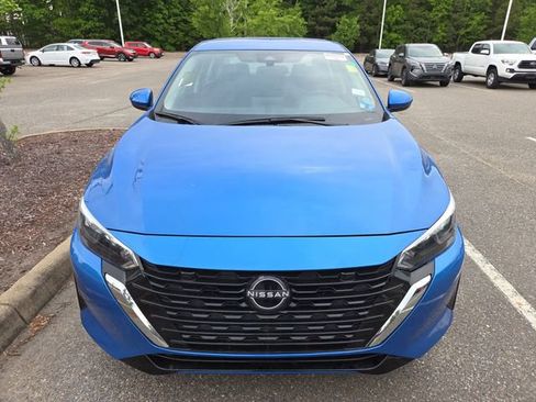 Used 2025 Nissan Sentra SV FWD image 8