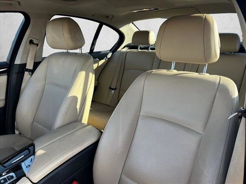 Used 2016 BMW 528i Sedan image 16