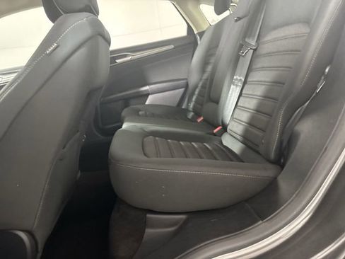 Used 2019 Ford Fusion SE image 20