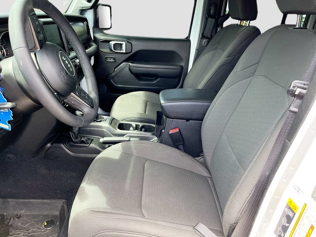 Used 2023 Jeep Gladiator Sport AWD/4WD image 21