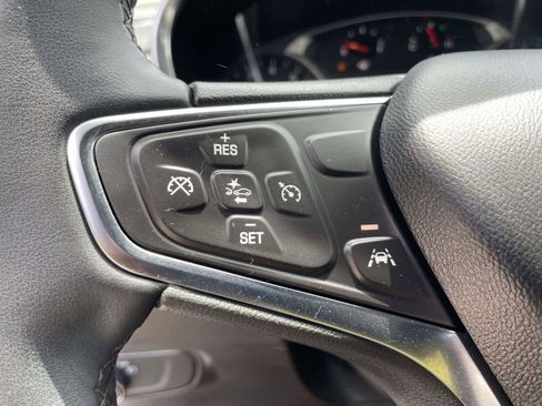 Used 2024 Chevrolet Equinox LT FWD image 9