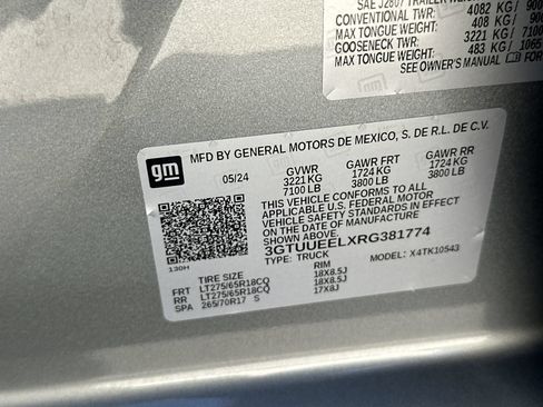 Used 2024 GMC Sierra 1500 AT4 w/ Technology Package AWD/4WD image 35