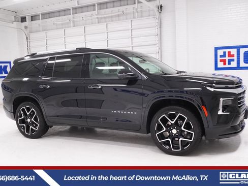 Used 2025 Chevrolet Traverse High Country w/ LPO, Floor Liner Package FWD image 4