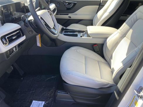 New 2025 Lincoln Aviator Reserve w/ Illumination Package image 22