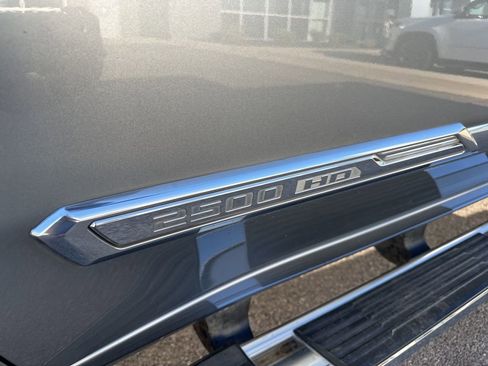 Used 2024 Chevrolet Silverado 2500 High Country w/ High Country Premium Package AWD/4WD image 9