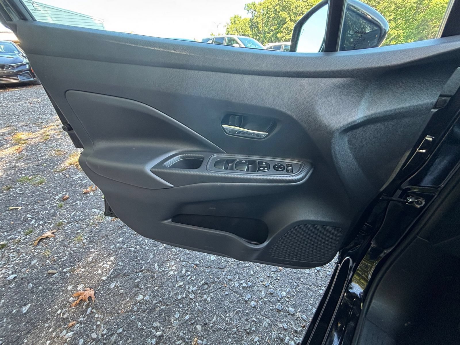 Used 2025 Nissan Versa SV FWD image 18