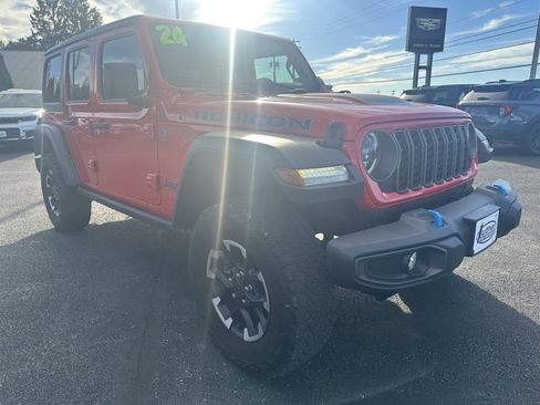 Used 2024 Jeep Wrangler Unlimited Rubicon 4xe image 12