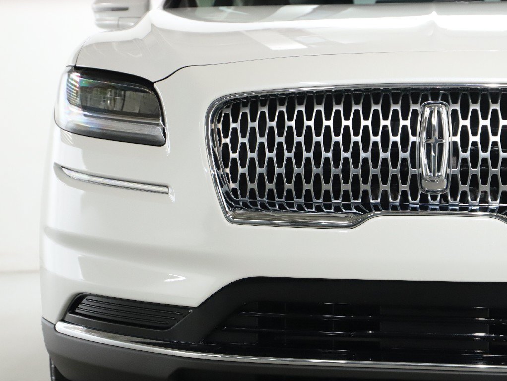 Used 2022 Lincoln Nautilus FWD image 8