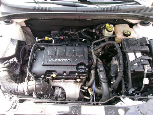 Used 2014 Chevrolet Cruze LT image 8