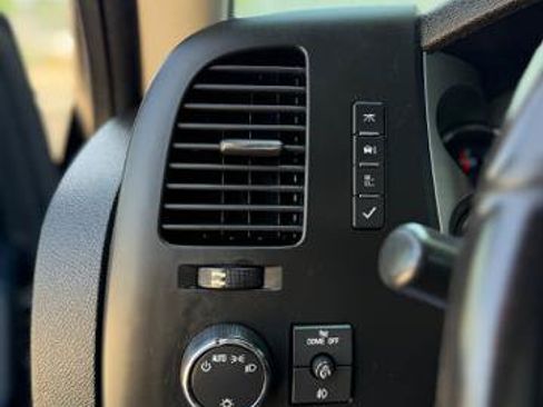 Used 2010 Chevrolet Silverado 1500 LT w/ Power Pack Plus AWD/4WD image 19