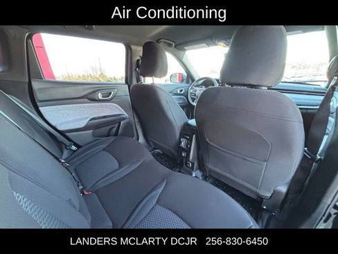 Used 2025 Jeep Compass Sport image 12