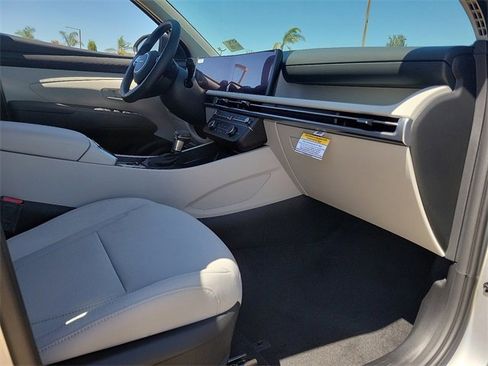 New 2025 Hyundai Tucson SE image 17