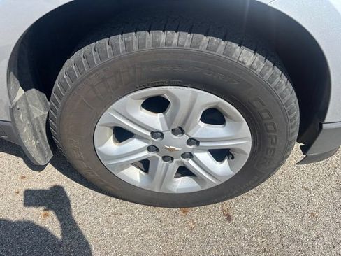 Used 2011 Chevrolet Traverse LS FWD image 20