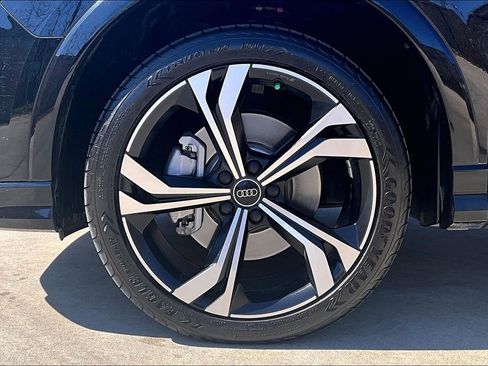 Used 2024 Audi Q3 2.0T Premium Plus image 12