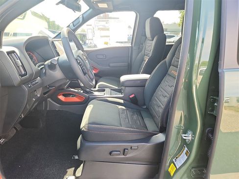 New 2026 Nissan Frontier PRO-4X w/ Pro-4x Convenience Package image 6
