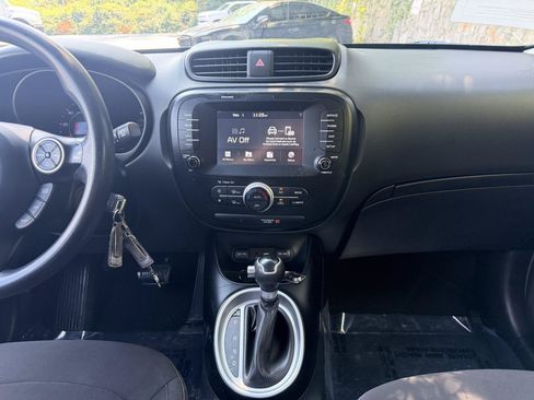 Used 2018 Kia Soul w/ Convenience Package FWD image 23