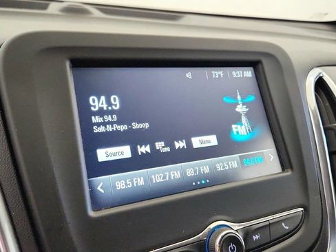 Used 2018 Chevrolet Equinox LT FWD image 18