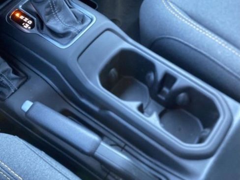 Used 2025 Jeep Wrangler Sport image 22