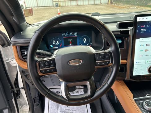 Used 2022 Ford Expedition Max Platinum AWD/4WD image 16