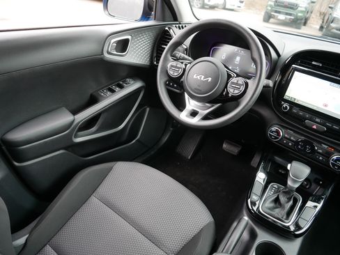 Certified 2024 Kia Soul S FWD image 9