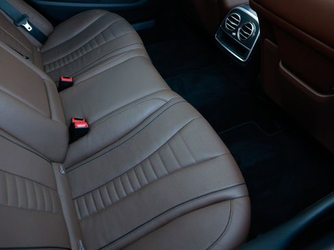 Used 2019 Mercedes-Benz S 560 Sedan image 15