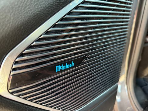 Used 2022 Jeep Grand Cherokee Overland w/ Luxury Tech Group IV image 11