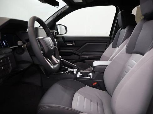 New 2026 Toyota Tacoma TRD Off-Road AWD/4WD image 13