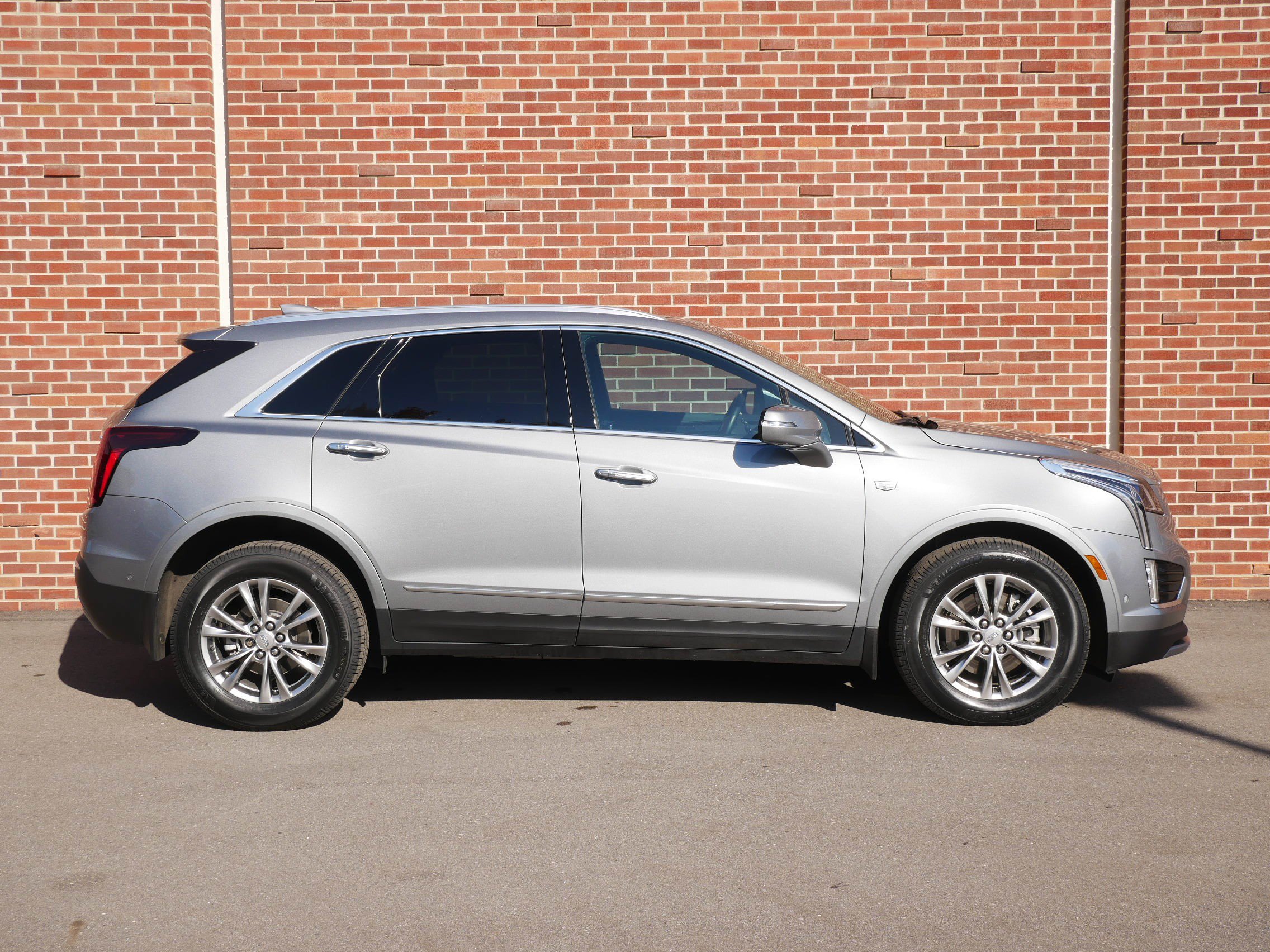 Used 2023 Cadillac XT5 Premium Luxury w/ Technology Package AWD/4WD image 26