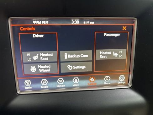Used 2019 Jeep Grand Cherokee Laredo AWD/4WD image 4
