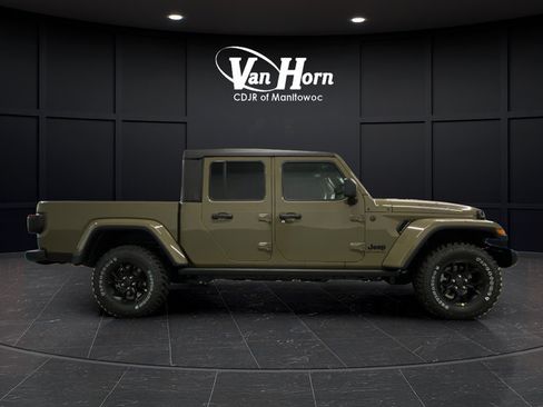 New 2026 Jeep Gladiator Willys AWD/4WD image 2