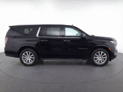Used 2023 Chevrolet Suburban Premier image 11