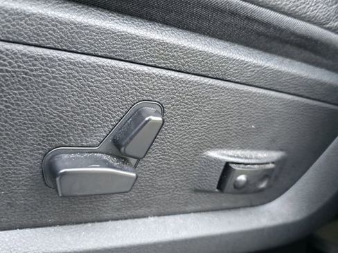 Used 2024 RAM 2500 Limited image 16