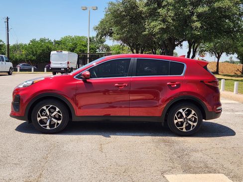 Used 2022 Kia Sportage LX FWD image 3