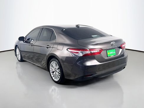 Used 2020 Toyota Camry XLE FWD image 7