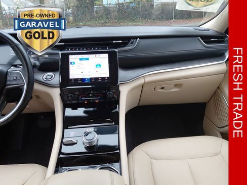 Used 2021 Jeep Grand Cherokee L Limited image 3