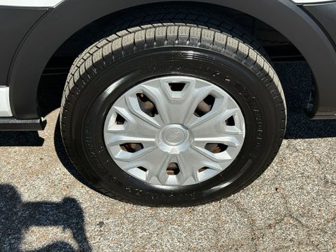 Used 2022 Ford Transit 350 XLT image 8
