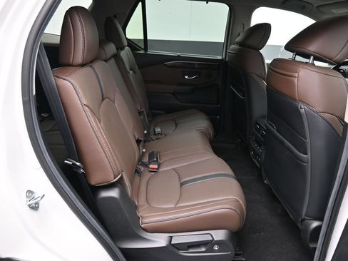Certified 2025 Honda Pilot Elite image 27