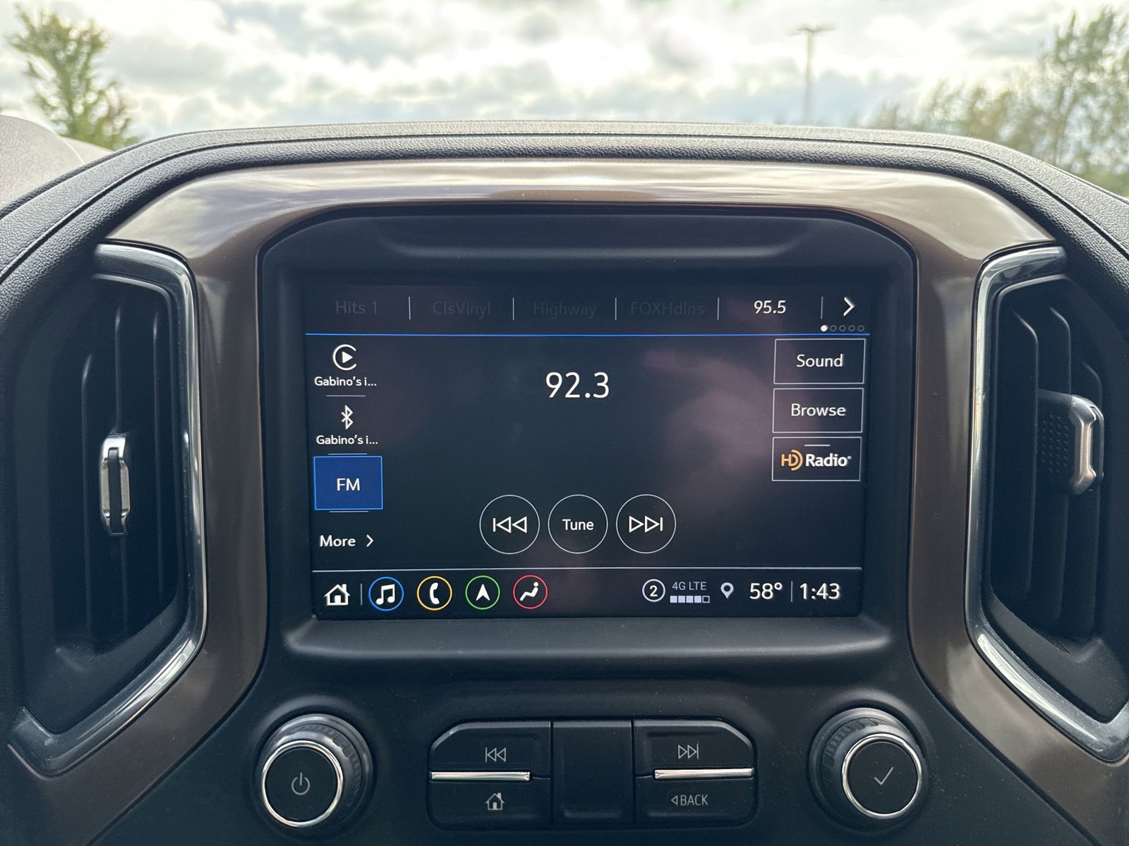 Used 2021 Chevrolet Silverado 1500 High Country w/ Technology Package AWD/4WD image 18